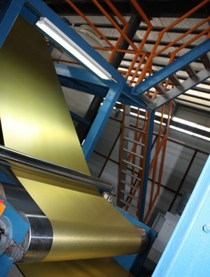 江蘇鑫美新材料科技 專注金屬拉絲加工，詳解拉絲鋁卷的價(jià)格、廠家與產(chǎn)品應(yīng)用